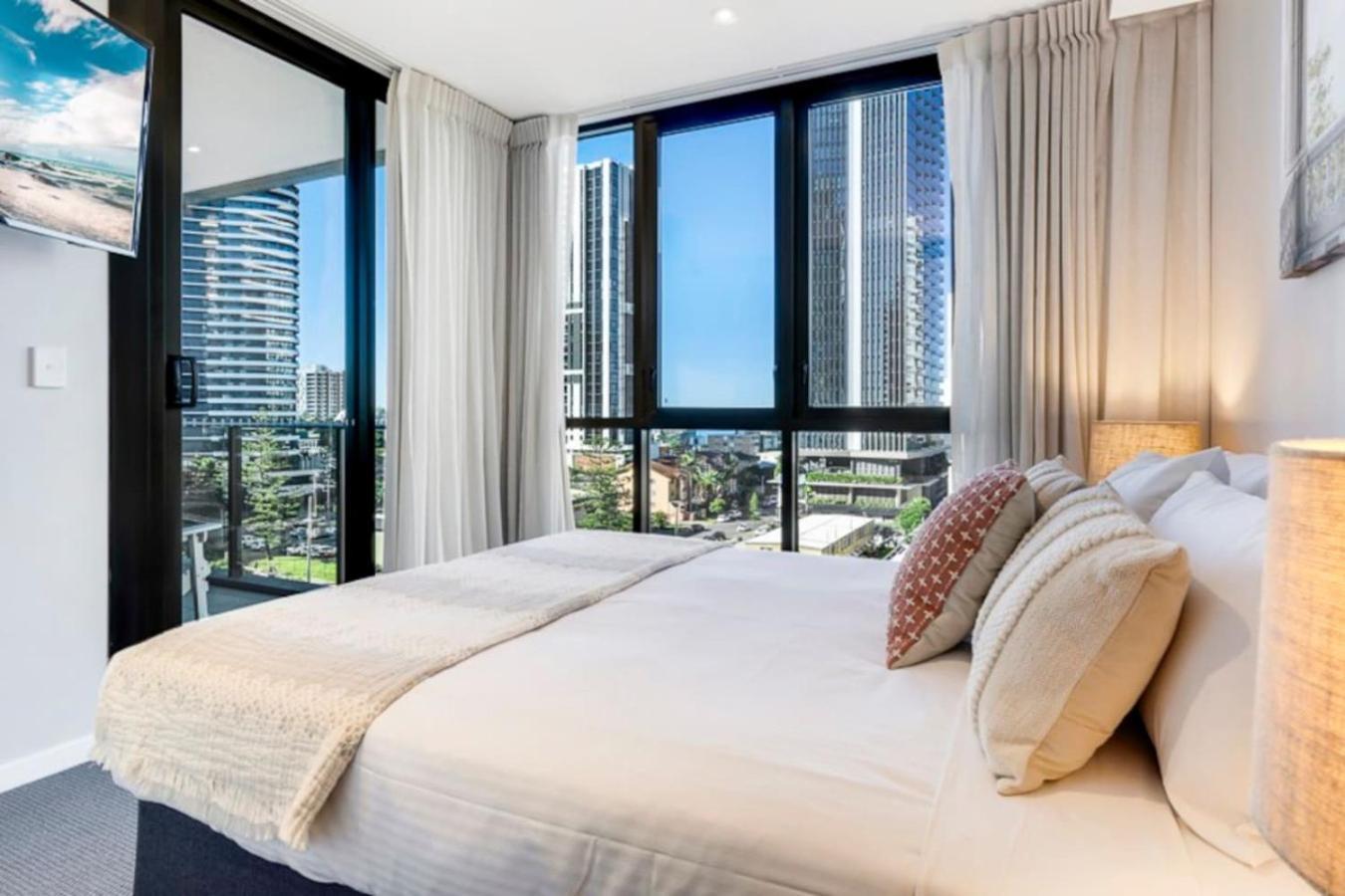 Broadbeach Ocean View Wifi Parking Apartment Gold Coast