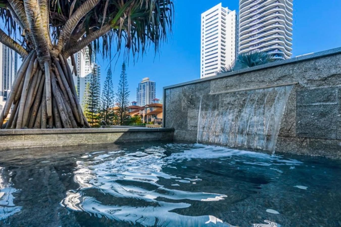 Broadbeach Ocean View Wifi Parking Apartment Gold Coast